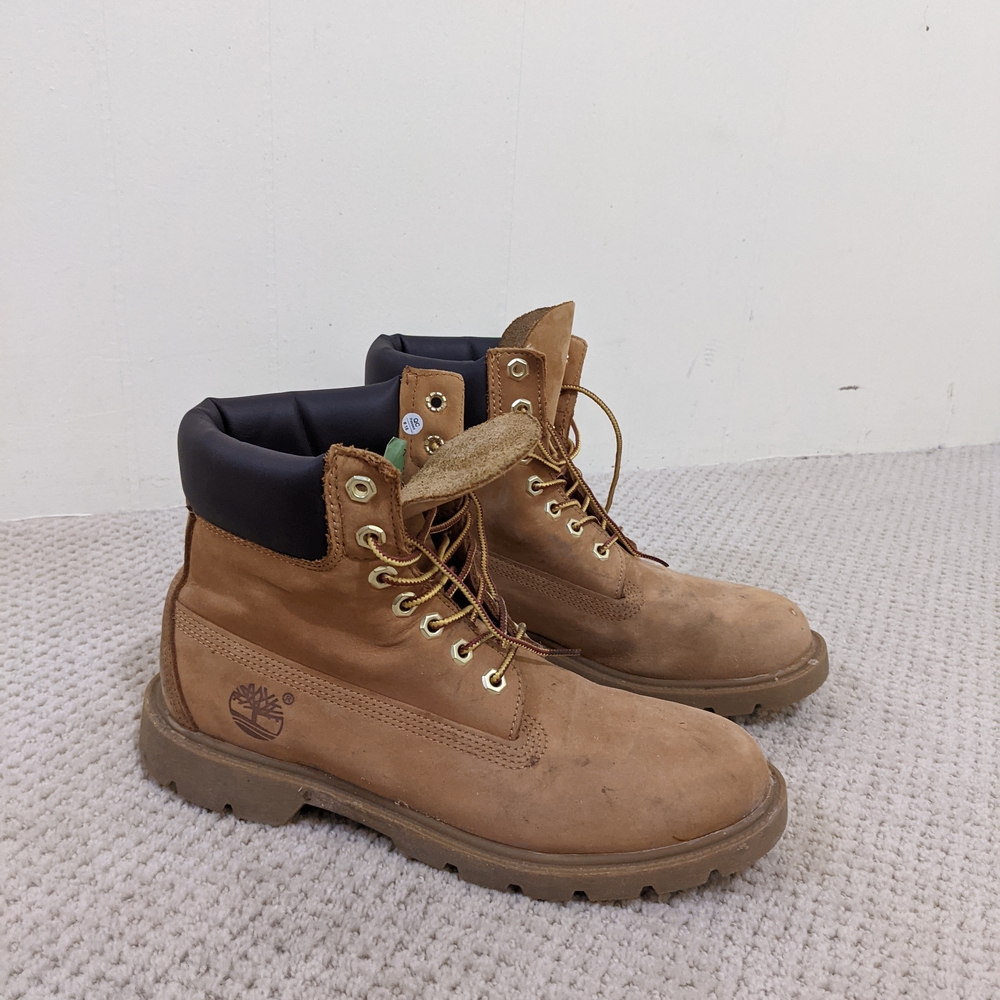 Timberland Classic Boots Size 7.5 Men